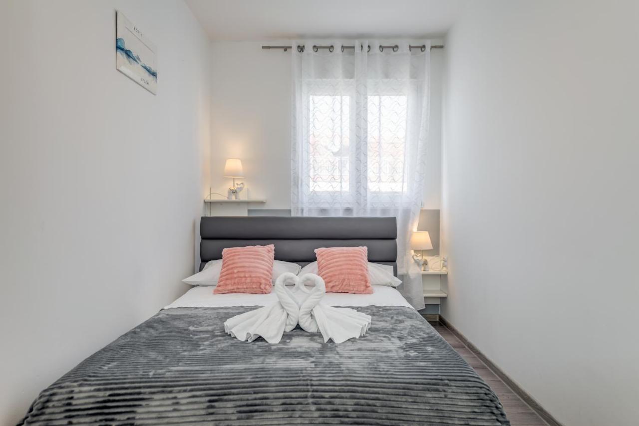 Summer Orchid - Spacious Duplex By The Beach & Ps5 Stobrec Luaran gambar