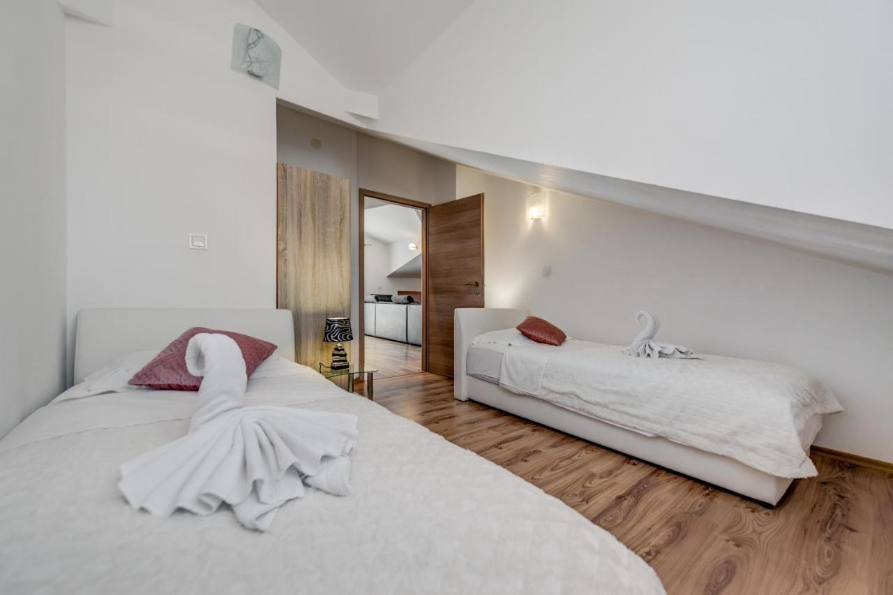 Summer Orchid - Spacious Duplex By The Beach & Ps5 Stobrec Luaran gambar